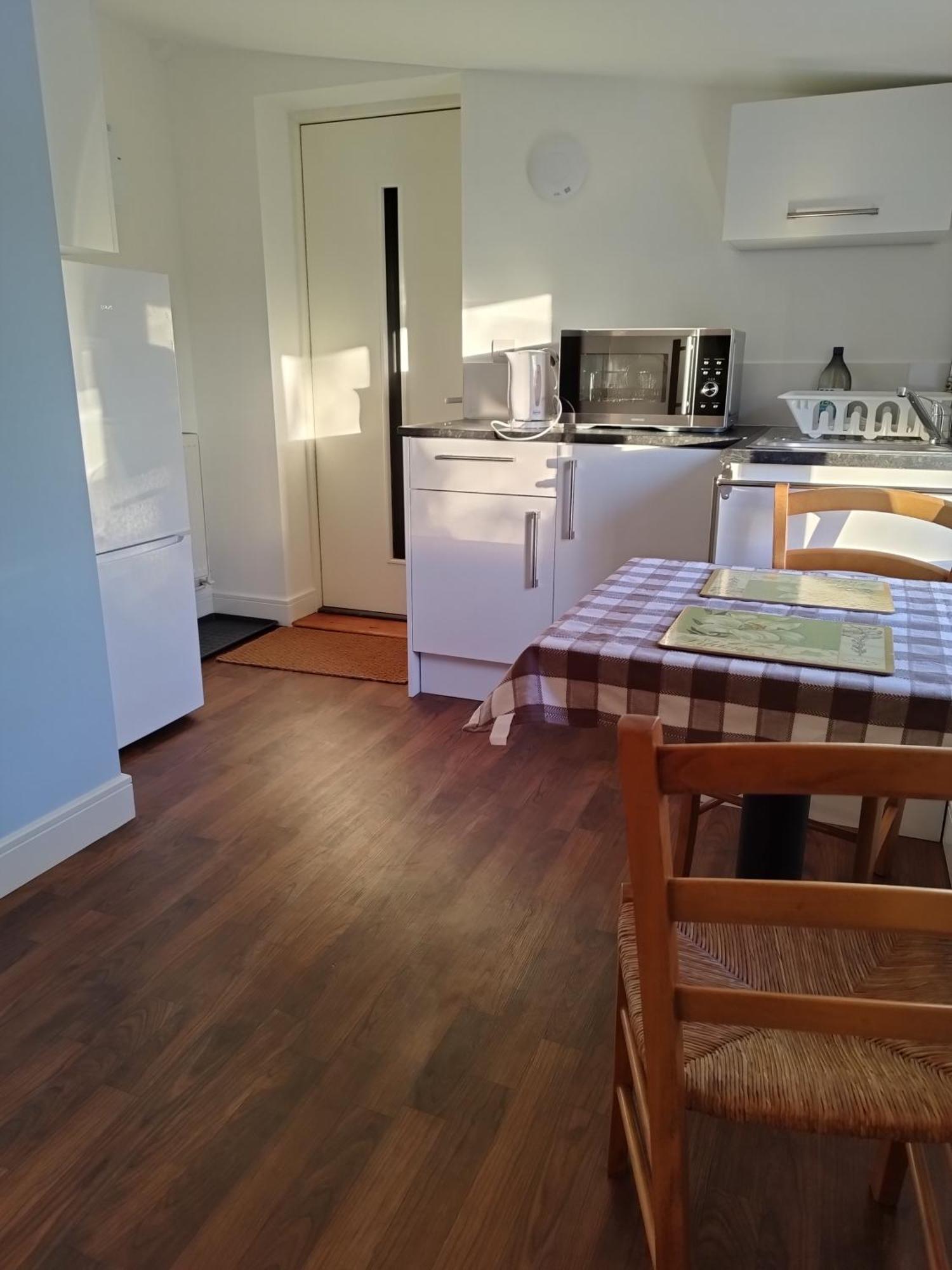 Two Birds Weekly Stay Malmesbury Esterno foto