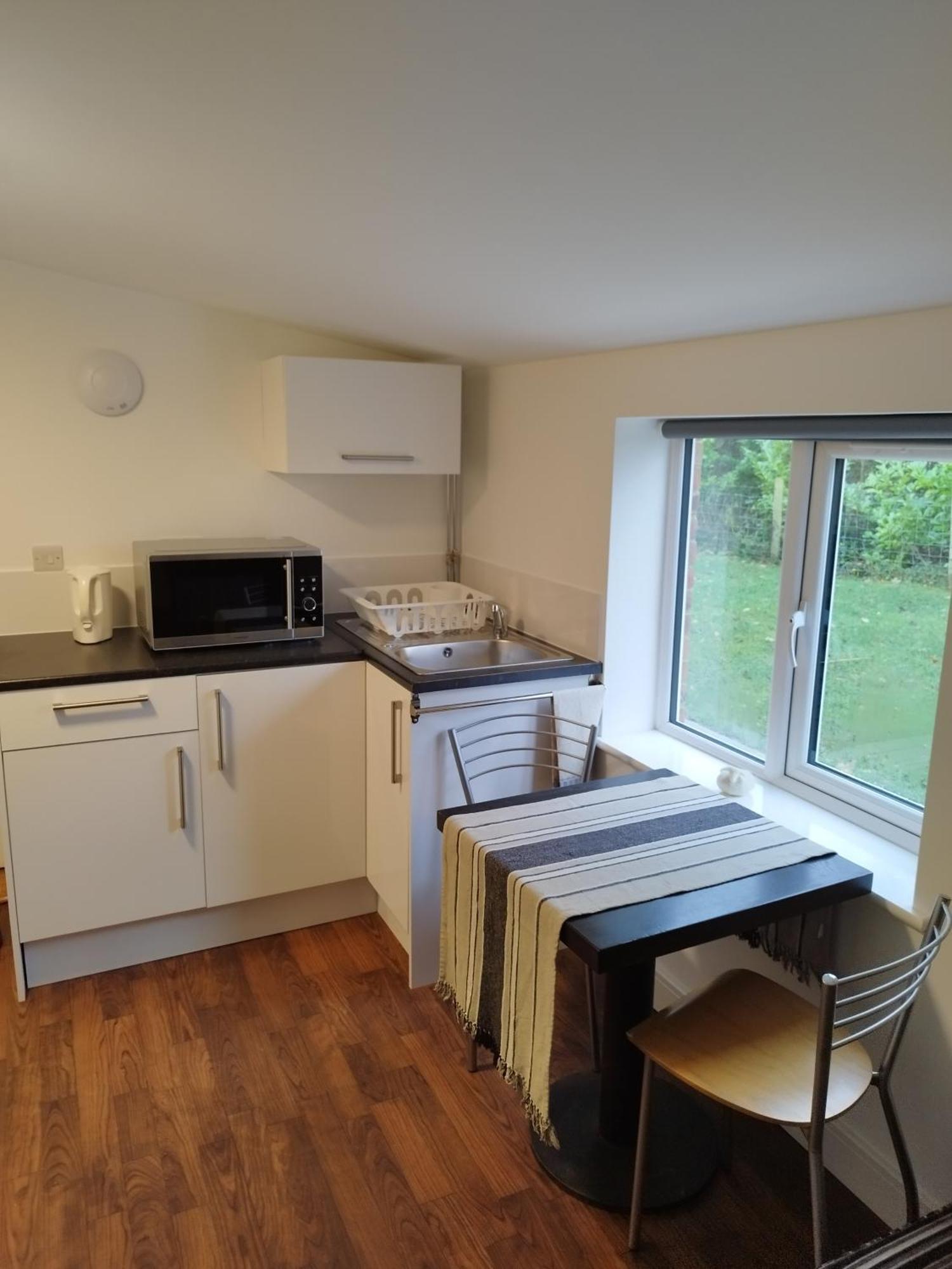 Two Birds Weekly Stay Malmesbury Esterno foto