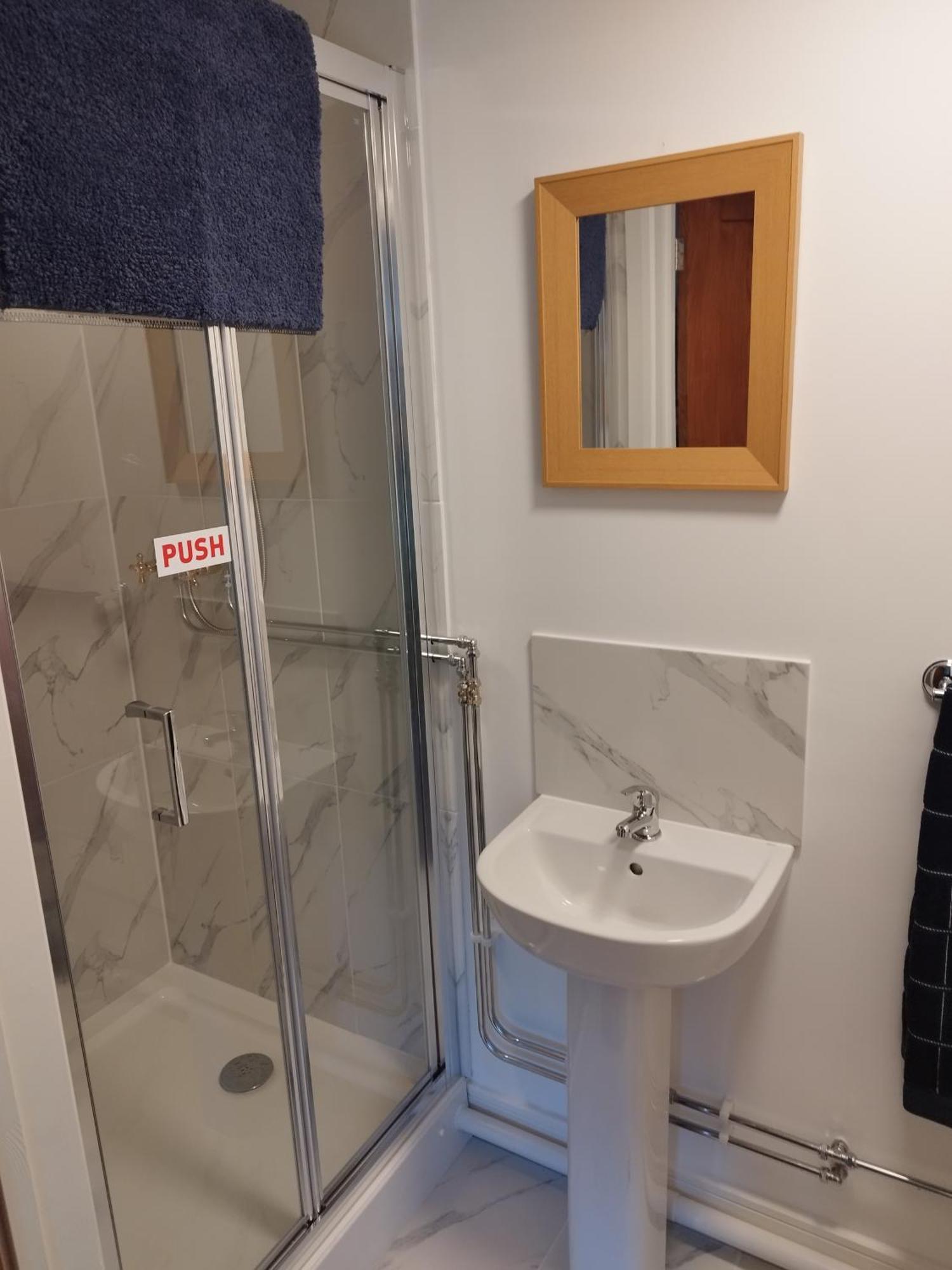 Two Birds Weekly Stay Malmesbury Esterno foto