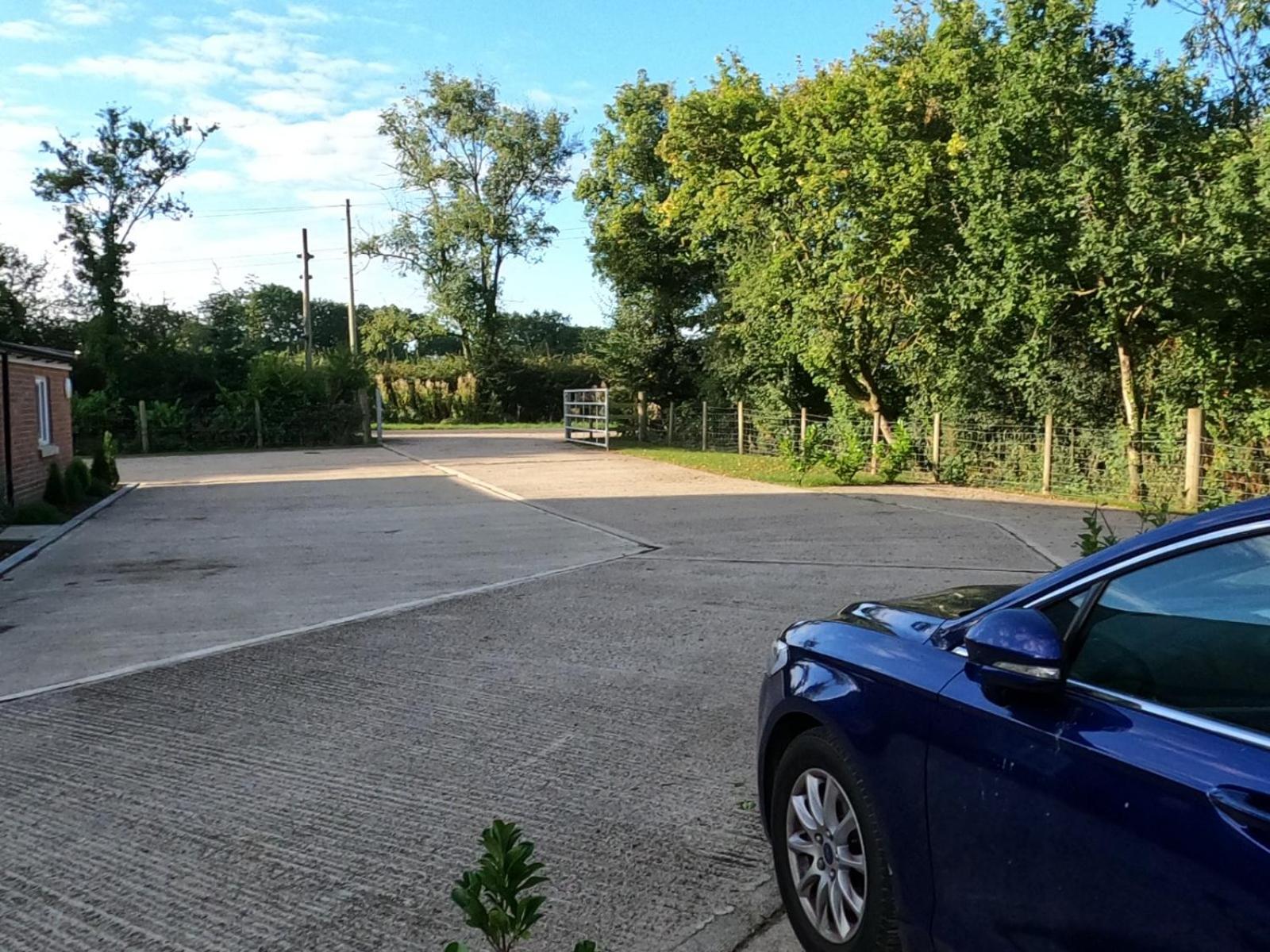 Two Birds Weekly Stay Malmesbury Esterno foto