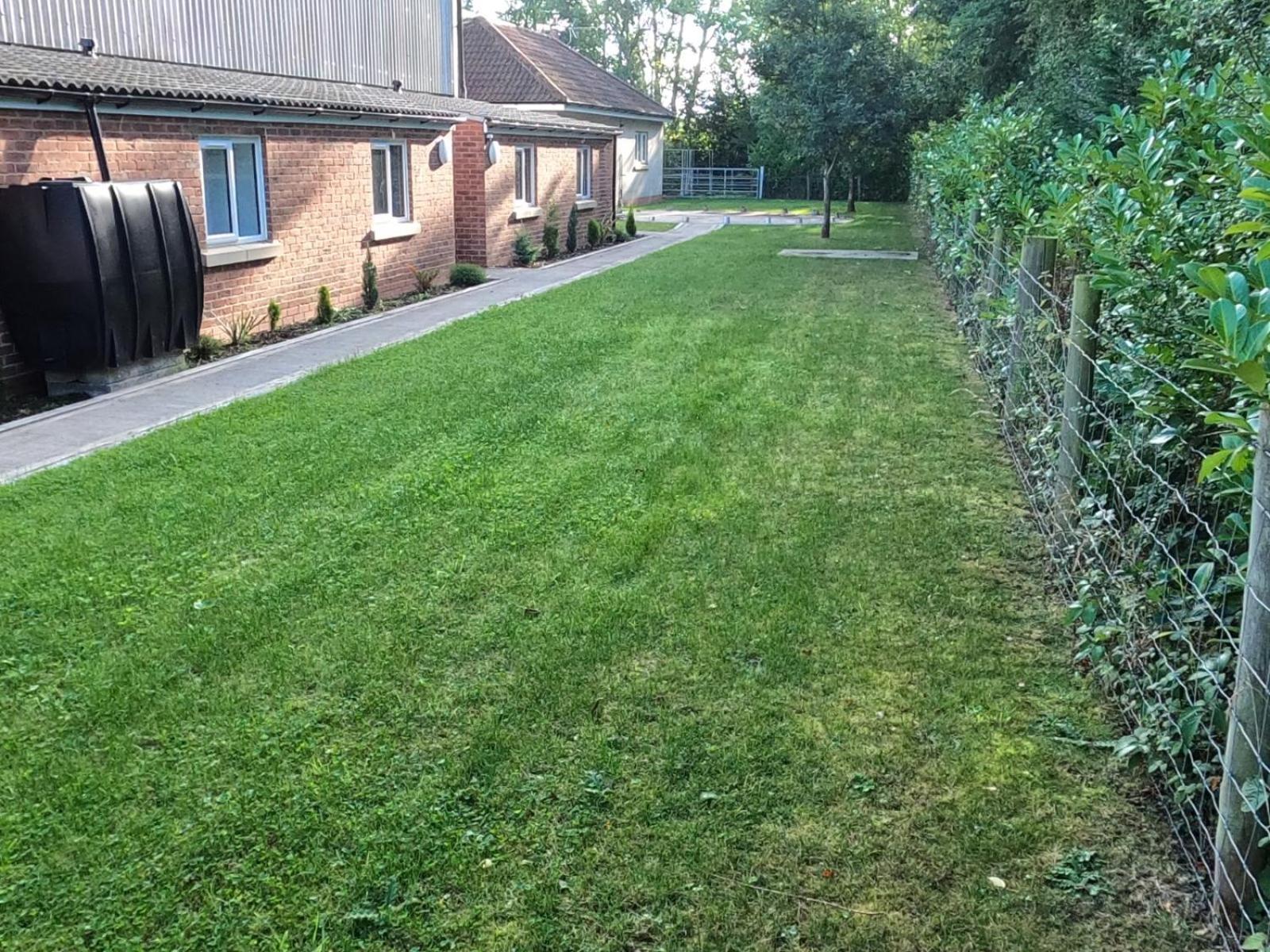 Two Birds Weekly Stay Malmesbury Esterno foto